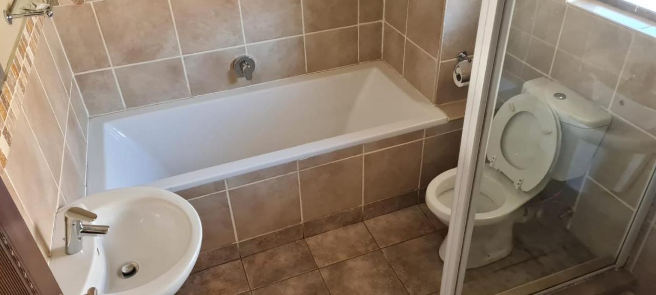 Best Overnight Modern & Private With King Size Bed Bloemfontein Exterior foto